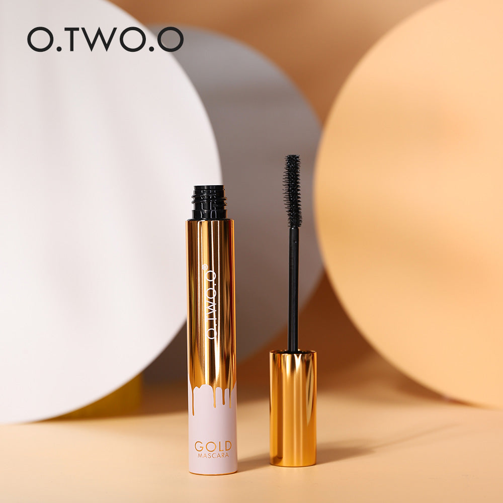 O.TWO.O Oversize Volume Mascara