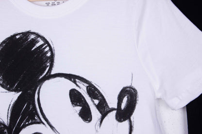 Confident Mickey (Bermuda)