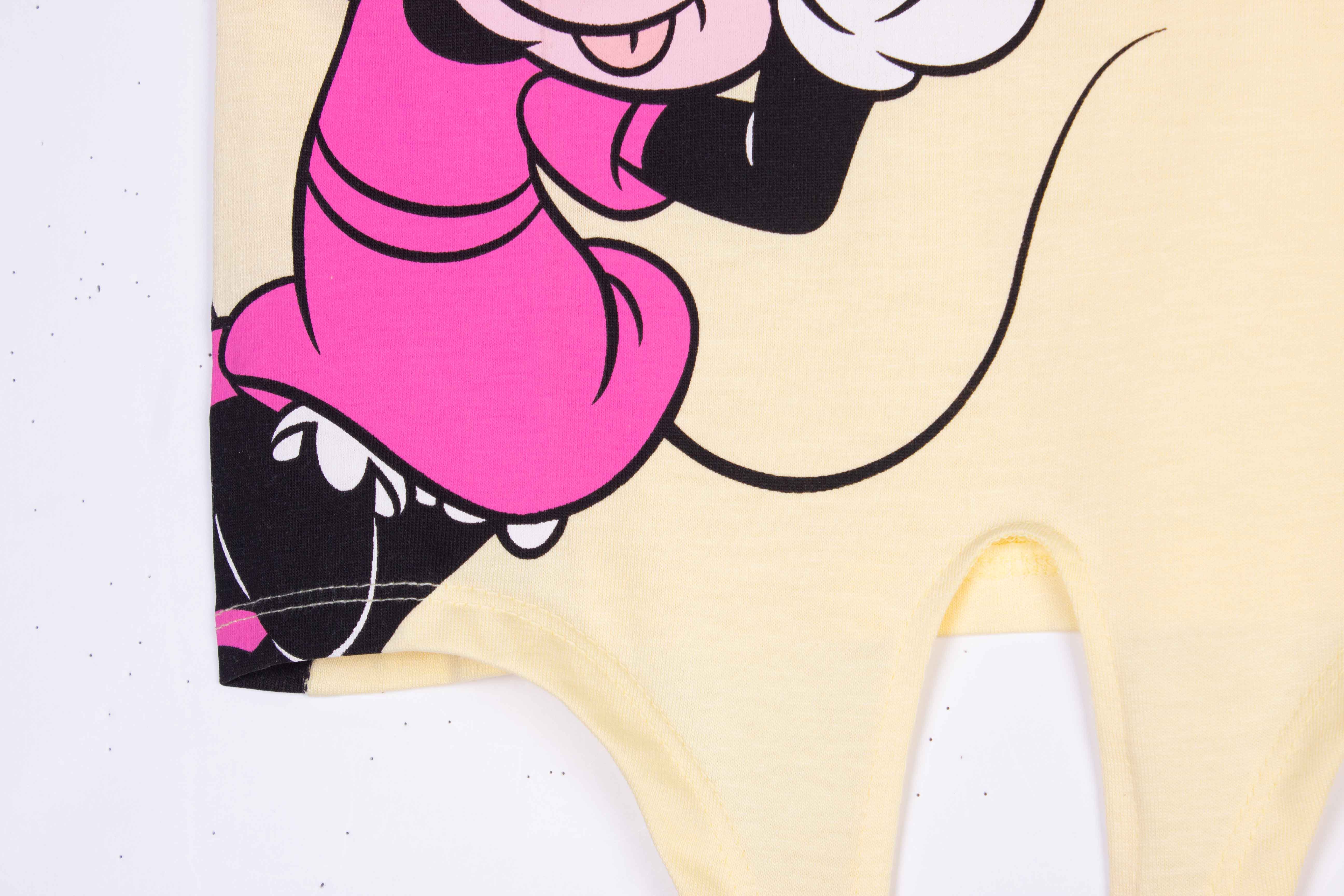 Playful Minnie Daisy